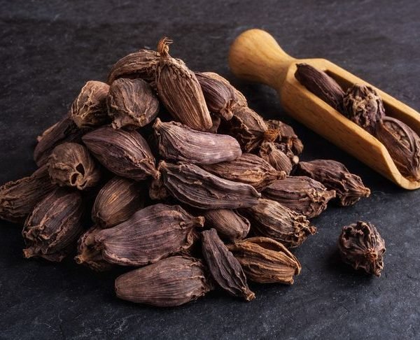 Black cardamom in gm